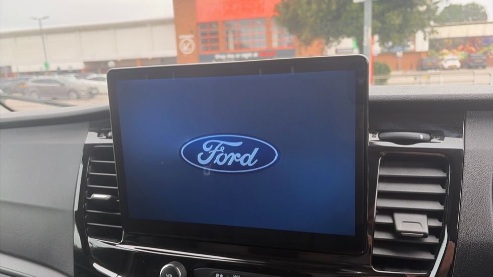 Ford Transit 350 L3 Diesel Fwd 2.0 EcoBlue 165ps H2 Limited Van Auto [Nav] - Image 15
