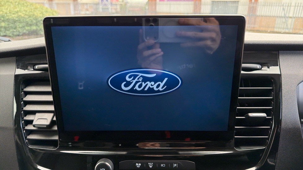 Ford Transit 350 L3 Diesel Fwd 2.0 EcoBlue 165ps H2 Limited Van Auto [Nav] - Image 15