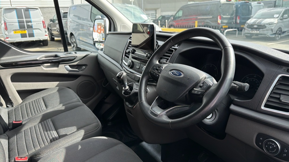 Ford Transit Custom 300 L2 Diesel Fwd 2.0 EcoBlue 130ps Low Roof Limited Van - Image 5
