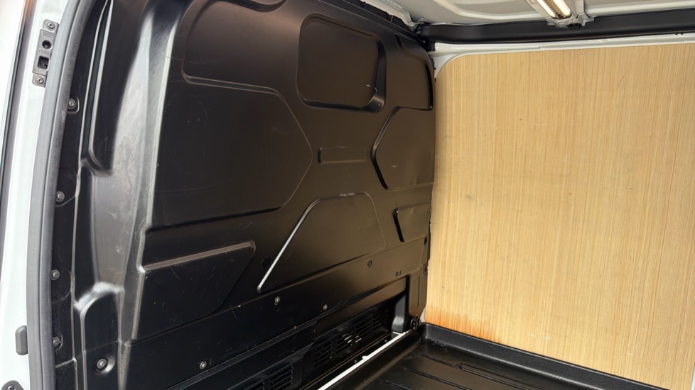 Ford Transit Custom 300 L2 Diesel Fwd 2.0 EcoBlue 130ps Low Roof Limited Van - Image 15