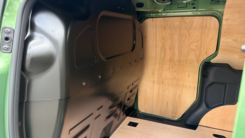 Ford Transit Courier Petrol 1.0 EcoBoost 125ps Active Van Auto - Image 23