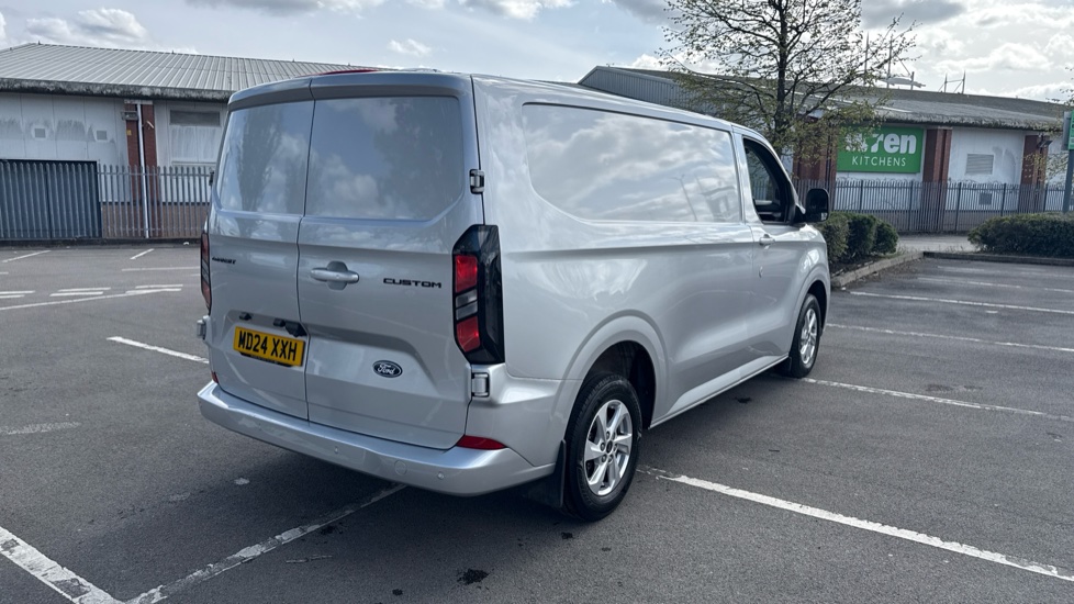 Ford Transit Custom 300 L1 Diesel Fwd 2.0 EcoBlue 136ps H1 Van Limited - Image 10