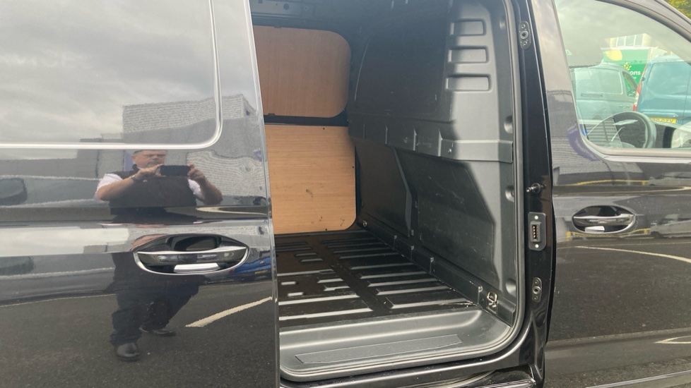 Ford Transit Connect 230 L2 Diesel 2.0 EcoBlue 102ps Limited Van - Image 22