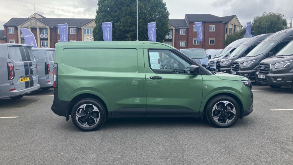 Ford Transit Courier E-Transit Courier 100kW 43kWh Trend Van Auto - Image 24