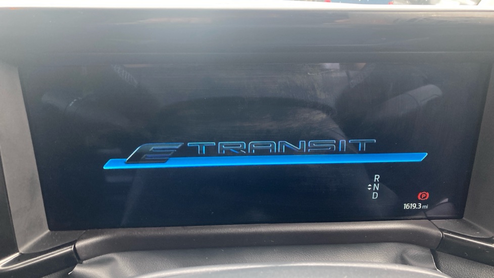 Ford Transit Courier E-Transit Courier 100kW 43kWh Trend Van Auto - Image 30