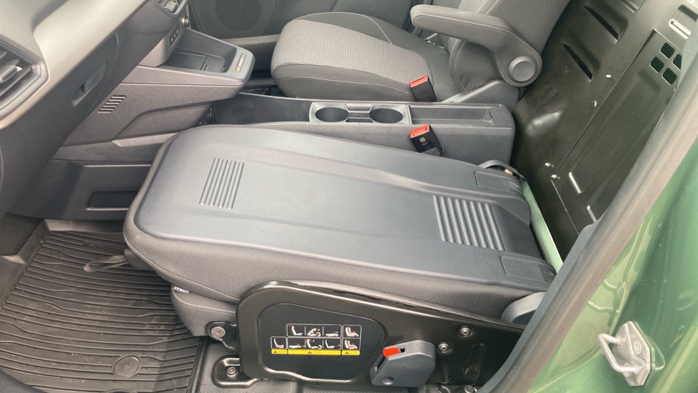 Ford Transit Courier E-Transit Courier 100kW 43kWh Trend Van Auto - Image 17