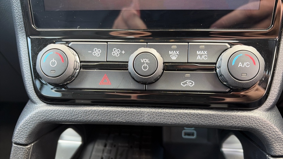 Ford Ranger Petrol Pick Up D/Cab Wildtrak 2.3 EB PHEV 281 Auto [NI] - Image 10