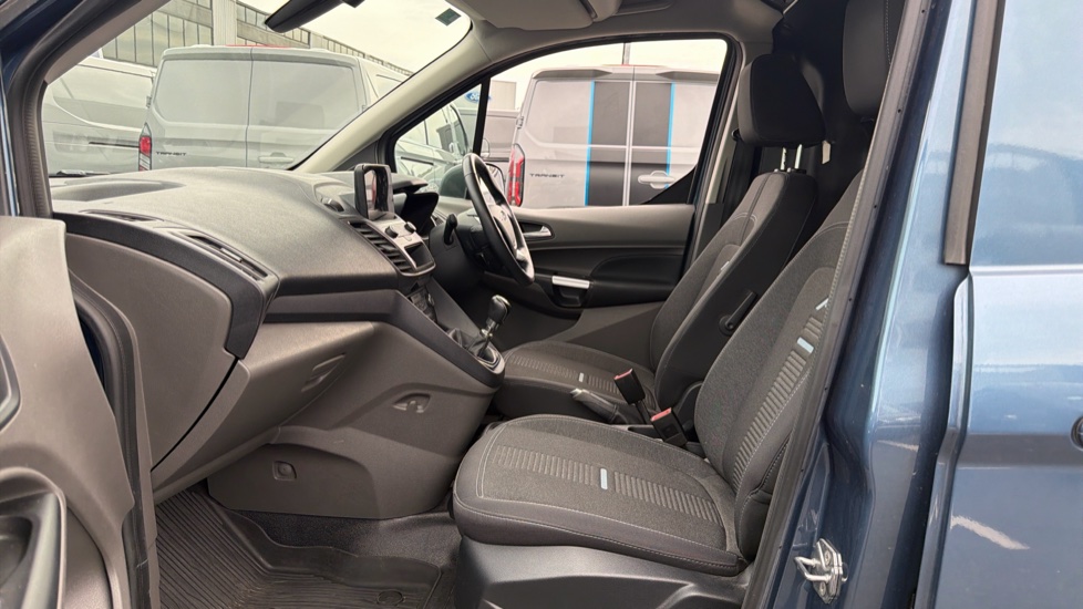 Ford Transit Connect 250 L2 Diesel 1.5 EcoBlue 100ps Active Van - Image 21