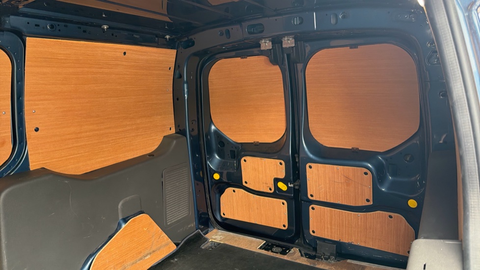 Ford Transit Connect 250 L2 Diesel 1.5 EcoBlue 100ps Active Van - Image 24