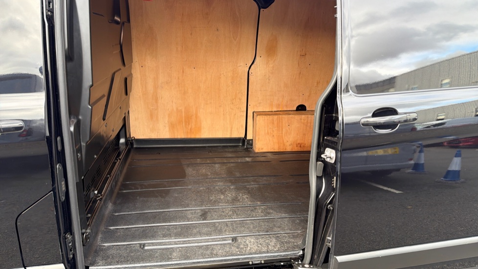Ford Transit Custom 300 L1 Diesel Fwd 2.0 EcoBlue 170ps Low Roof Trail Van - Image 5