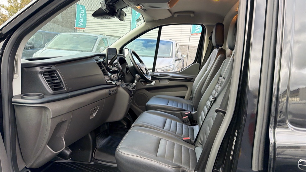 Ford Transit Custom 300 L1 Diesel Fwd 2.0 EcoBlue 170ps Low Roof Trail Van - Image 13