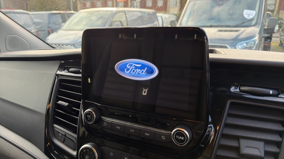 Ford Transit Custom 300 L1 Diesel Fwd 2.0 EcoBlue 170ps Low Roof Trail Van - Image 15