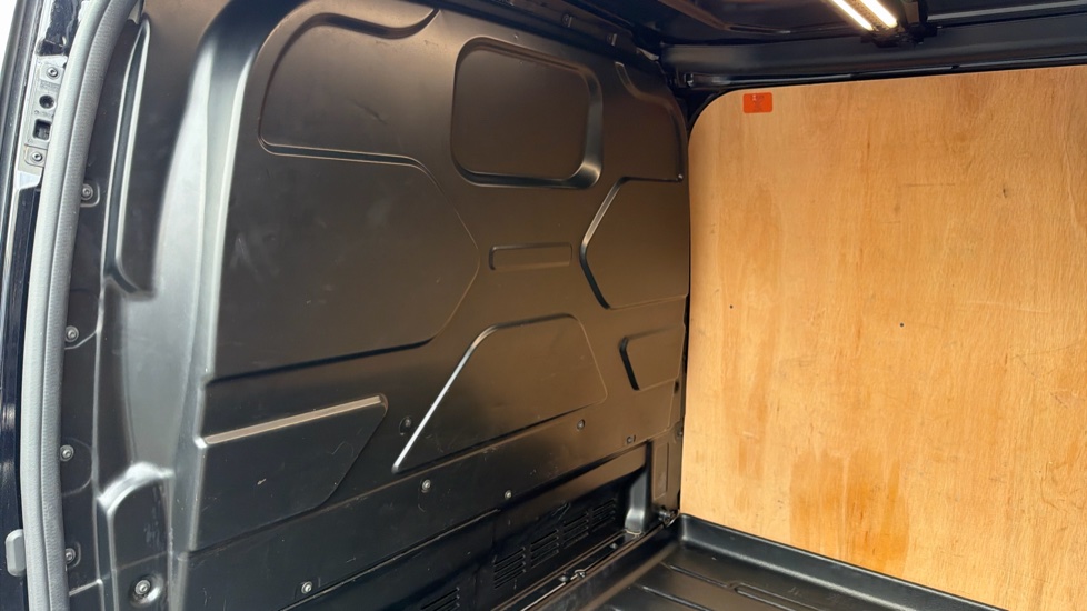 Ford Transit Custom 300 L1 Diesel Fwd 2.0 EcoBlue 170ps Low Roof Trail Van - Image 18