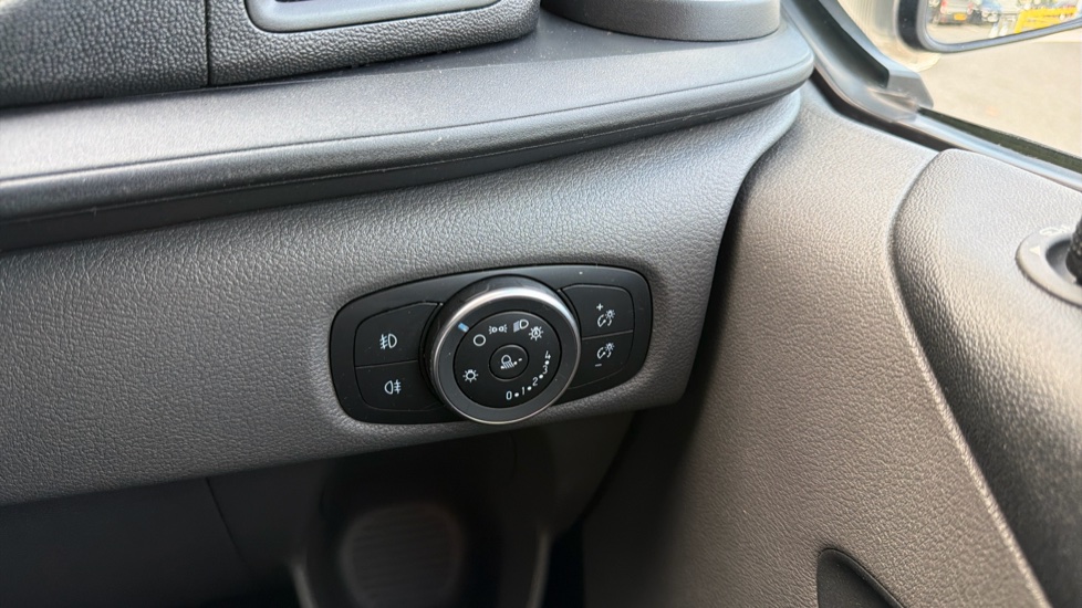 Ford Transit Custom 300 L1 Diesel Fwd 2.0 EcoBlue 170ps Low Roof Trail Van - Image 33