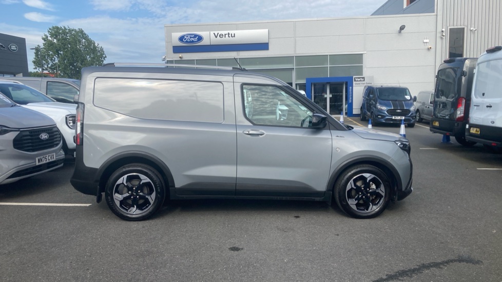 Ford Transit Courier Diesel 1.5 EcoBlue Active Van - Image 21