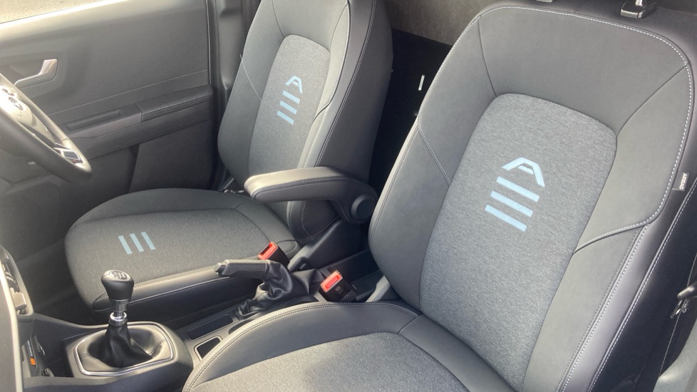 Ford Transit Courier Diesel 1.5 EcoBlue Active Van - Image 15