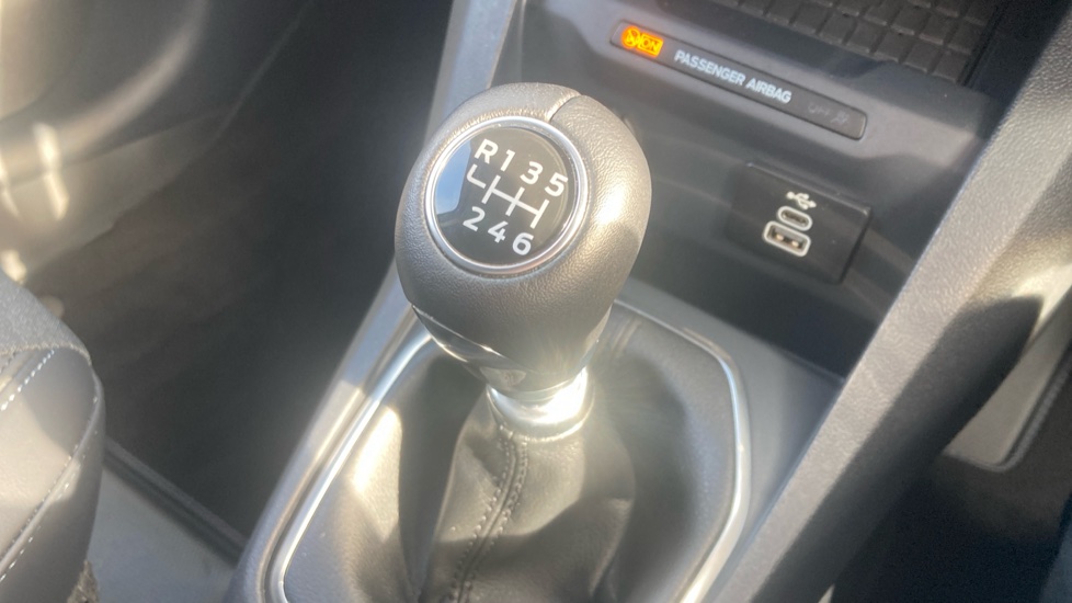 Ford Transit Courier Diesel 1.5 EcoBlue Active Van - Image 13