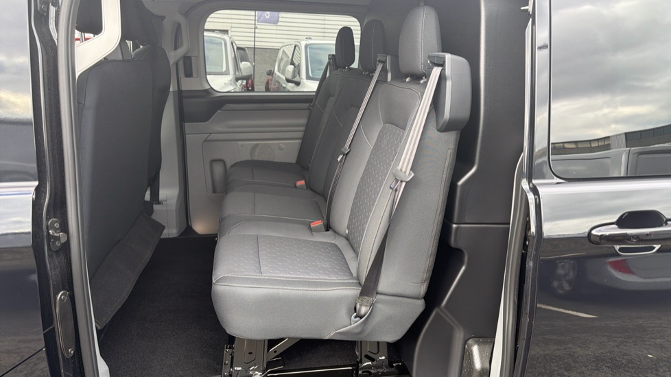 Ford Transit Custom 320 L1 Diesel Fwd 2.0 EcoBlue 150ps H1 Double Cab Van Limited - Image 5