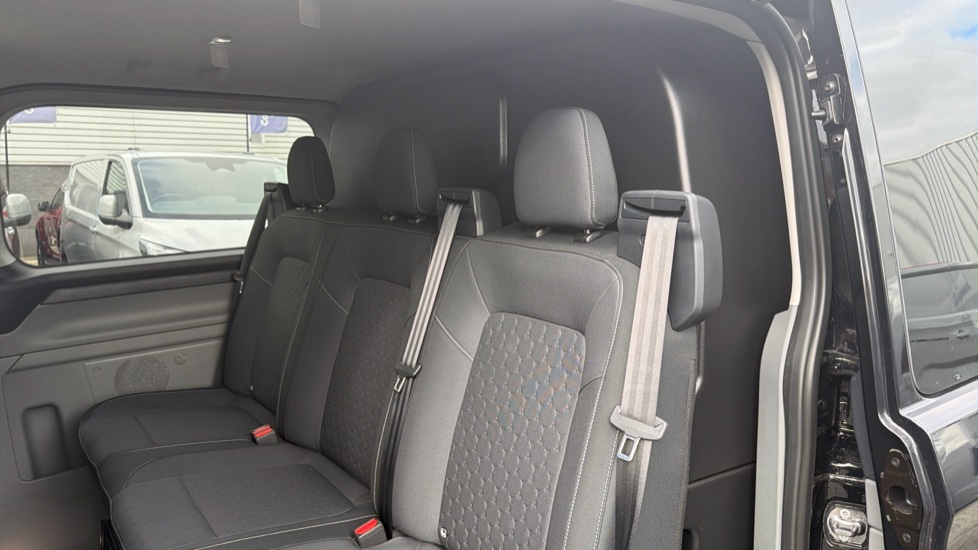Ford Transit Custom 320 L1 Diesel Fwd 2.0 EcoBlue 150ps H1 Double Cab Van Limited - Image 14