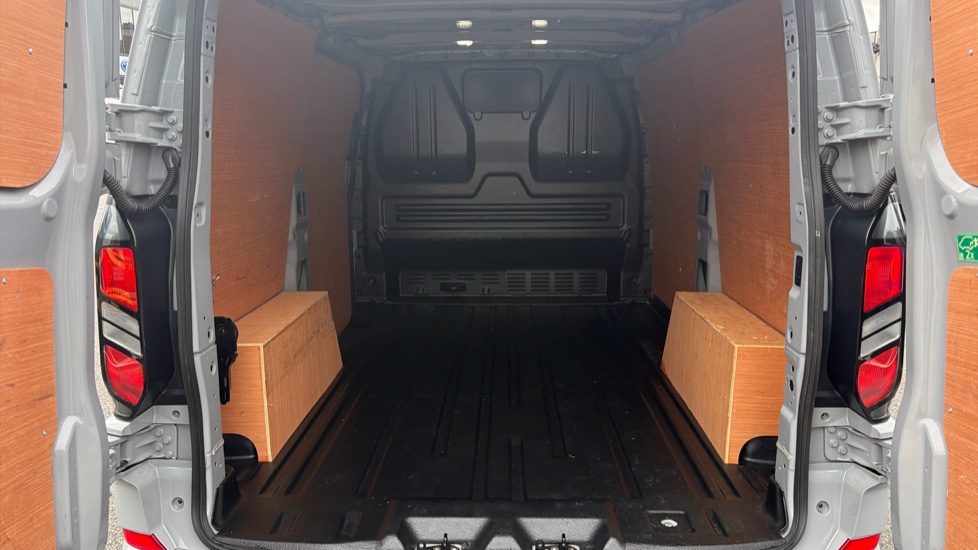 Ford Transit Custom 320 L1 Diesel Fwd 2.0 EcoBlue 136ps H1 Van Limited Auto - Image 27