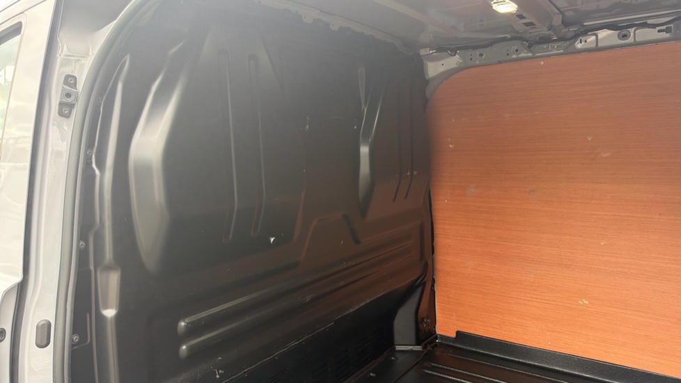 Ford Transit Custom 320 L1 Diesel Fwd 2.0 EcoBlue 136ps H1 Van Limited Auto - Image 19