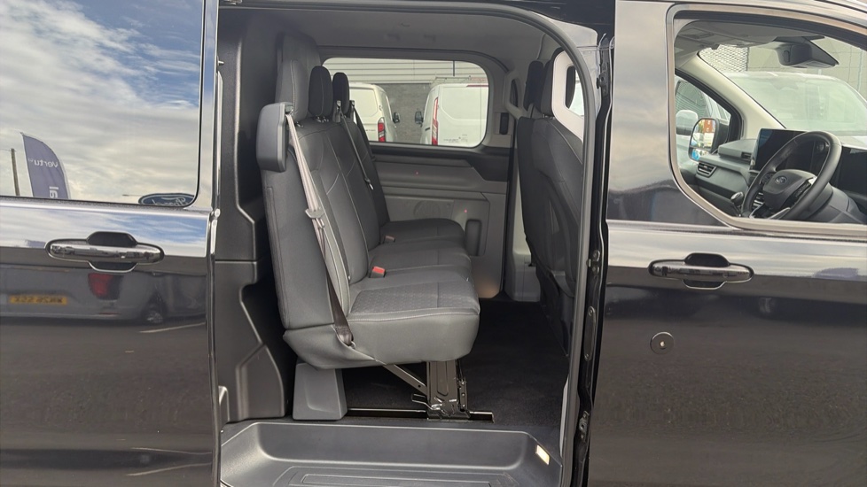 Ford Transit Custom 320 L1 Diesel Fwd 2.0 EcoBlue 136ps H1 Double Cab Van Limited - Image 22