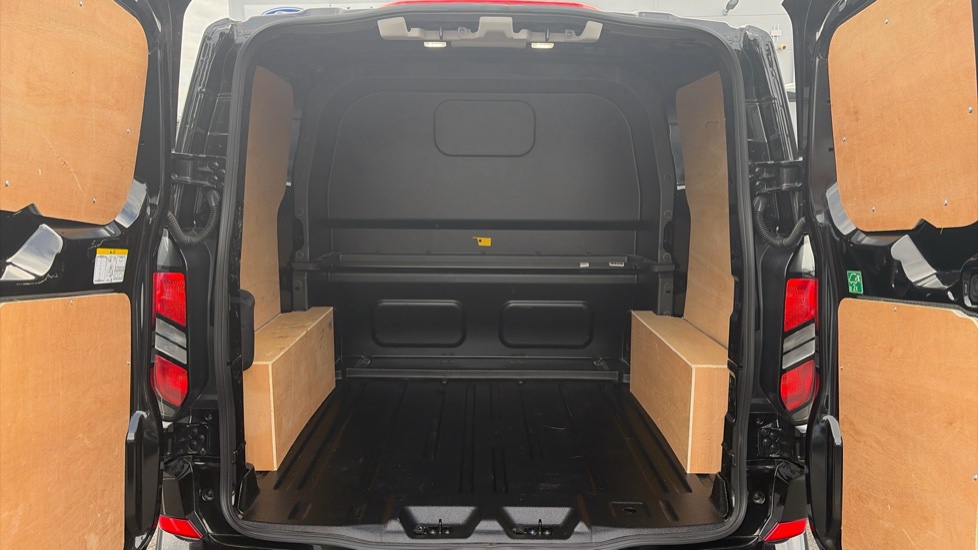 Ford Transit Custom 320 L1 Diesel Fwd 2.0 EcoBlue 136ps H1 Double Cab Van Limited - Image 30