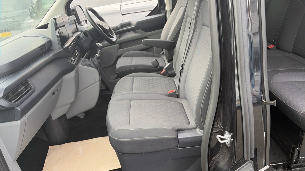 Ford Transit Custom 320 L1 Diesel Fwd 2.0 EcoBlue 136ps H1 Double Cab Van Limited - Image 20