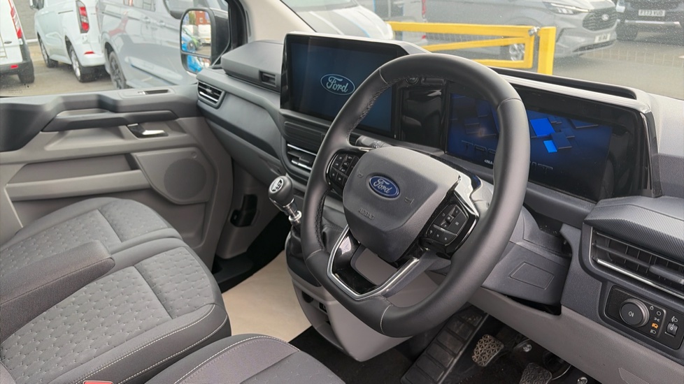 Ford Transit Custom 320 L1 Diesel Fwd 2.0 EcoBlue 136ps H1 Double Cab Van Limited - Image 5
