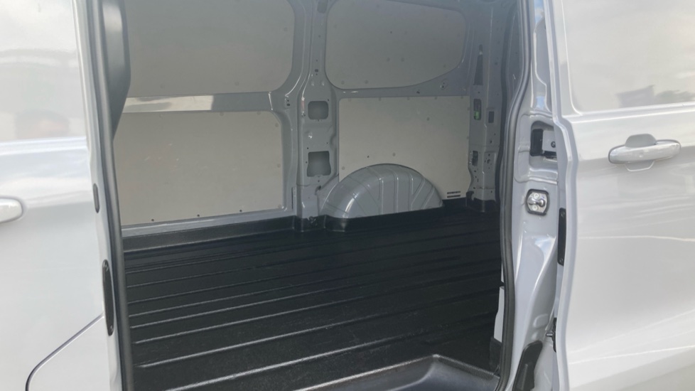 Ford Transit Custom 320 L1 Diesel Fwd 2.0 EcoBlue 136ps H1 Van Limited - Image 5