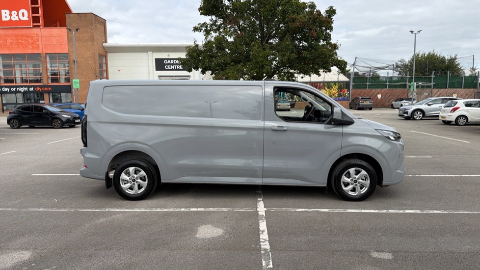 Ford Transit Custom 320 L2 Petrol Fwd 2.5 PHEV 232ps H1 Van Limited Auto - Image 9