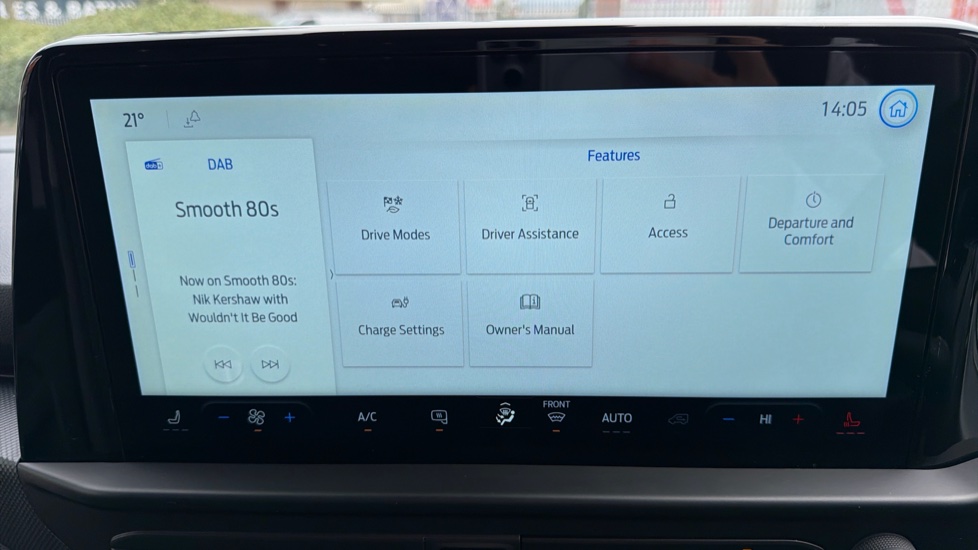Ford Transit Custom 320 L2 Petrol Fwd 2.5 PHEV 232ps H1 Van Limited Auto - Image 24