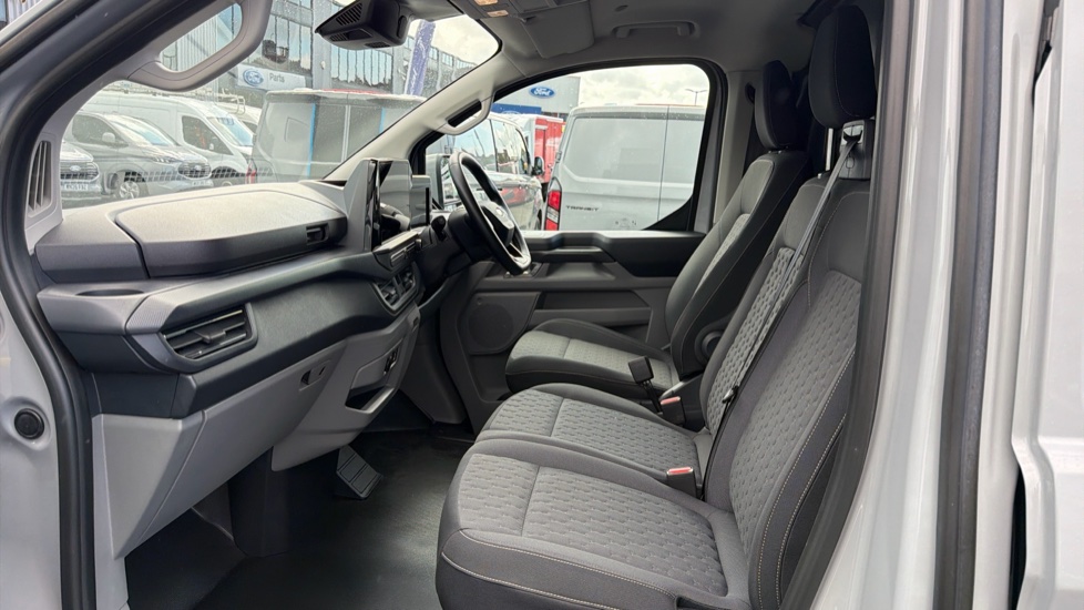 Ford Transit Custom 320 L1 Petrol Fwd 2.5 PHEV 232ps H1 Van Limited Auto - Image 13
