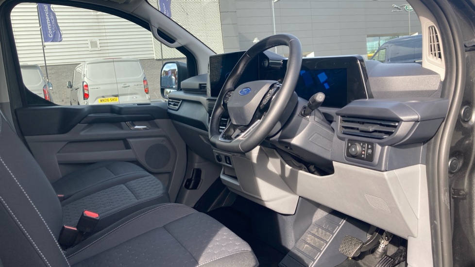 Ford Transit Custom 320 L2 Petrol Fwd 2.5 PHEV 232ps H1 Van Limited Auto - Image 4