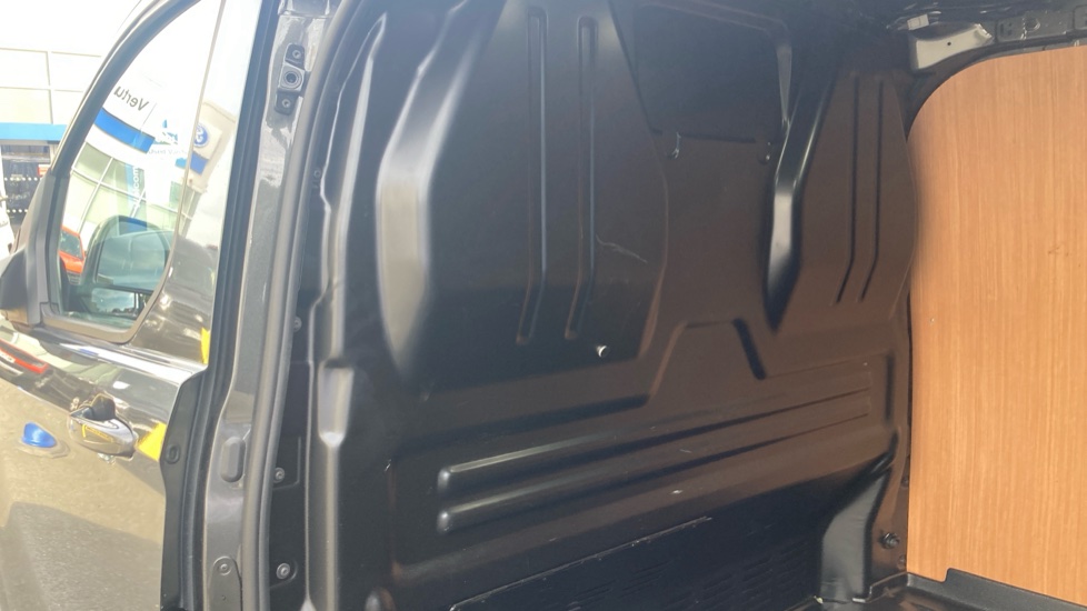 Ford Transit Custom 320 L2 Petrol Fwd 2.5 PHEV 232ps H1 Van Limited Auto - Image 14