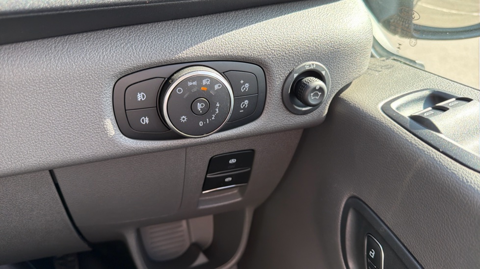 Ford Transit 350 L3 Diesel Fwd 2.0 EcoBlue 130ps H3 Limited Van Auto [8S] [Nav] - Image 32