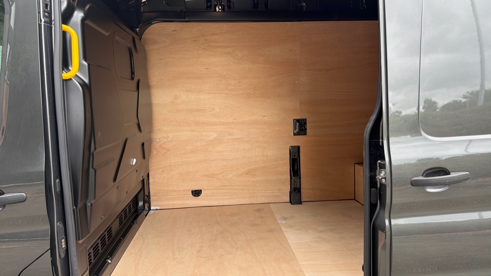Ford Transit 350 L3 Diesel Fwd 2.0 EcoBlue 130ps H3 Limited Van Auto [8S] [Nav] - Image 20