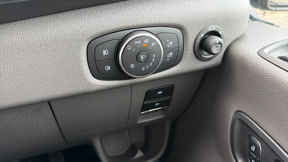 Ford Transit 350 L3 Diesel Fwd 2.0 EcoBlue 130ps H3 Limited Van Auto [8S] [Nav] - Image 33