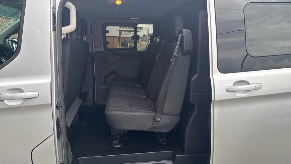 Ford Transit Custom 320 L2 Diesel Fwd 2.0 EcoBlue 170ps Low Roof D/Cab Limited Van Auto - Image 16
