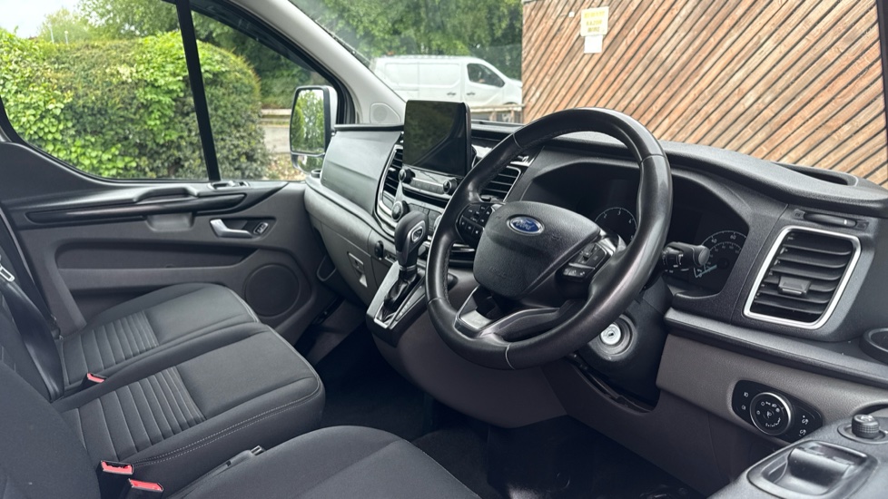Ford Transit Custom 320 L2 Diesel Fwd 2.0 EcoBlue 170ps Low Roof D/Cab Limited Van Auto - Image 5