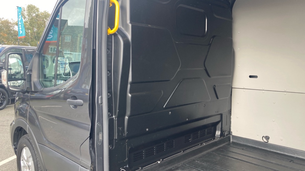 Ford Transit 350 L3 Diesel Fwd 2.0 EcoBlue 165ps H2 Limited Van Auto [Nav] - Image 18