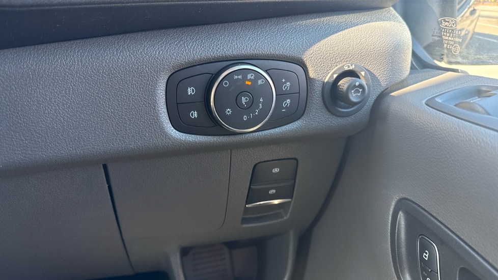 Ford Transit 350 L3 Diesel Fwd 2.0 EcoBlue 165ps H2 Limited Van Auto [Nav] - Image 31