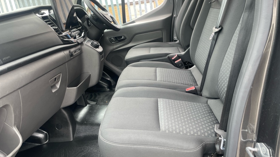 Ford Transit 350 L2 Diesel Fwd 2.0 EcoBlue 130ps H2 Limited Van Auto [8S] [Nav] - Image 14
