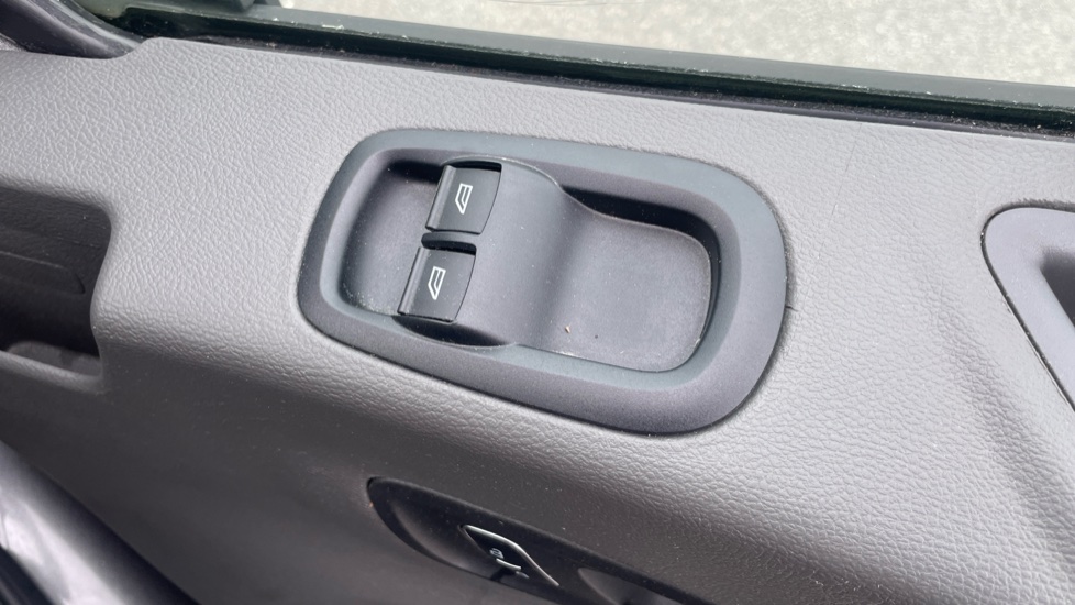 Ford Transit 350 L2 Diesel Fwd 2.0 EcoBlue 130ps H2 Limited Van Auto [8S] [Nav] - Image 26