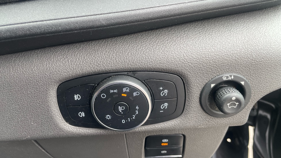 Ford Transit 350 L2 Diesel Fwd 2.0 EcoBlue 130ps H2 Limited Van Auto [8S] [Nav] - Image 28