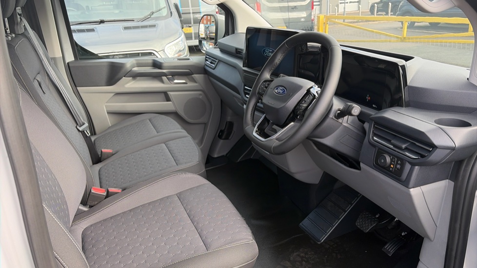 Ford Transit Custom E-320 L1 Rwd 160kW 65kWh H1 Van Limited Auto - Image 8