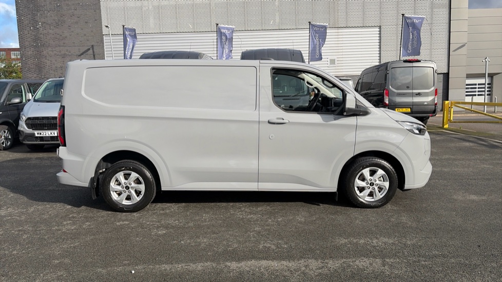 Ford Transit Custom E-320 L1 Rwd 160kW 65kWh H1 Van Limited Auto - Image 10
