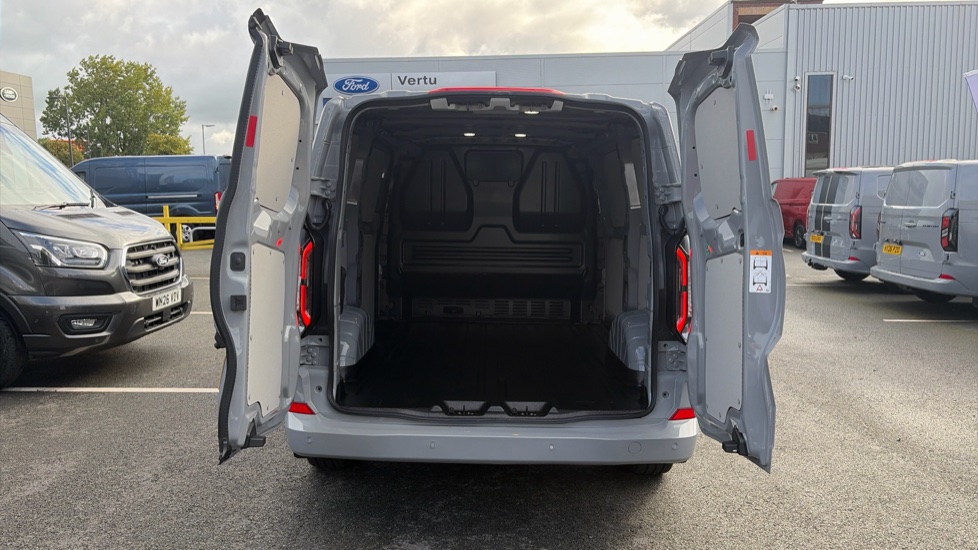 Ford Transit Custom E-320 L1 Rwd 160kW 65kWh H1 Van Limited Auto - Image 13