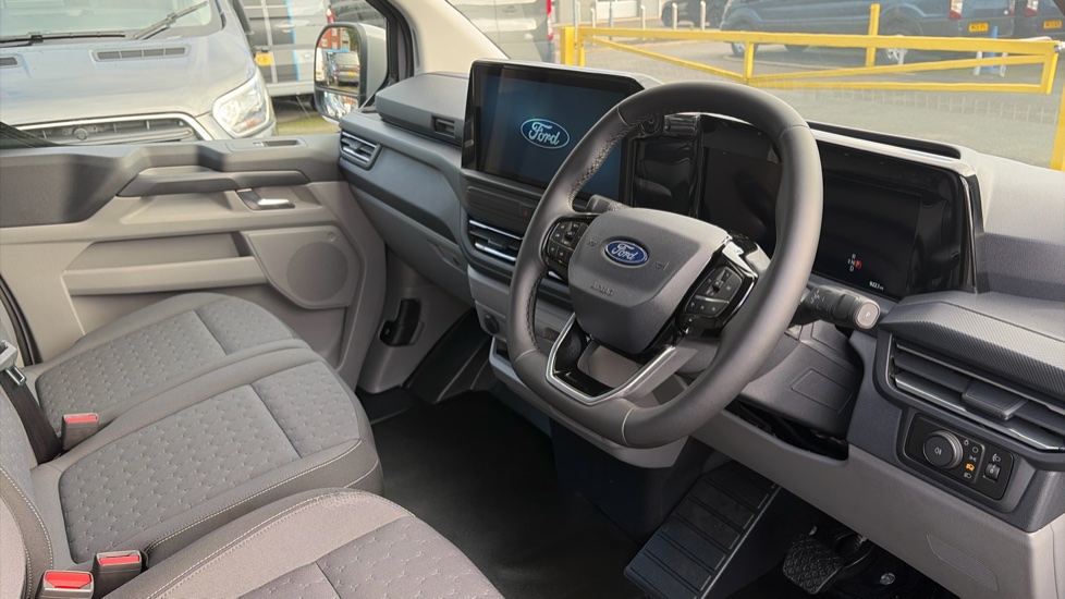 Ford Transit Custom E-320 L1 Rwd 160kW 65kWh H1 Van Limited Auto - Image 17
