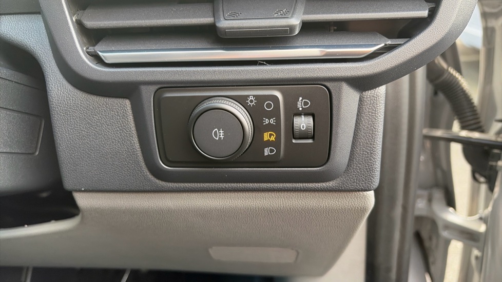 Ford Transit Custom E-320 L1 Rwd 160kW 65kWh H1 Van Limited Auto - Image 23